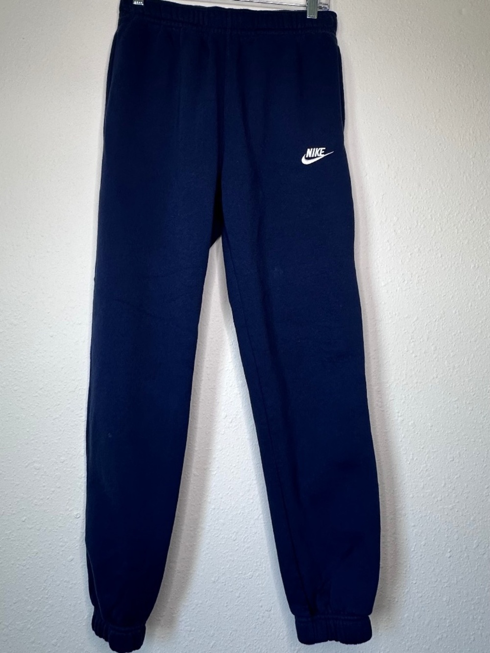 Nike Men's Club Fleece Cuffed Sweatpants, Obsidian (Navy Blue), Size Small